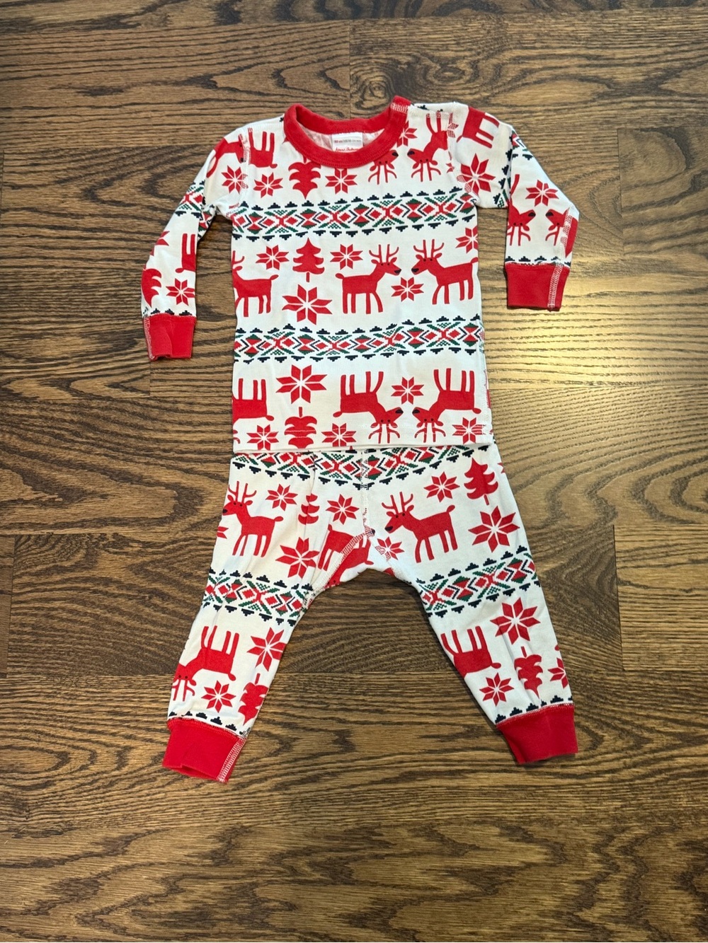 Hanna Andersson Red and White Reindeer Print Kids Pajama Set (WORN ONCE)